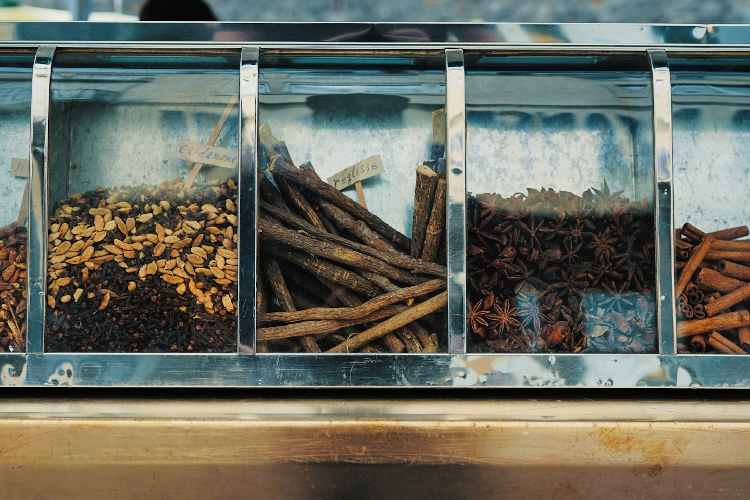 Why Gourmet Chefs Prefer Ceylon Cinnamon